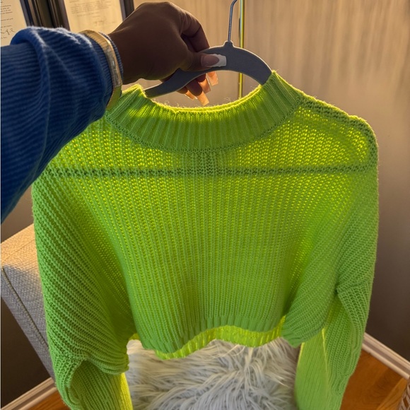 Forever 21 Cropped Neon Green Sweater - Picture 3 of 3